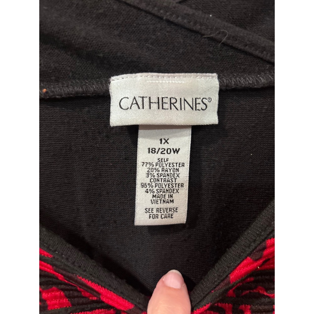 Catherines Womens 1X 18/20W Red Black Scroll Beaded 3/4 Sleeve Knit Top - Picture 3 of 4